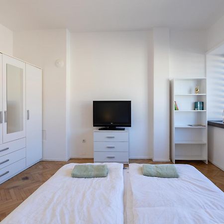 1Bdr Flat In Center Of Sofia Vitoshka Blvd Apartment ภายนอก รูปภาพ